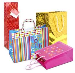 Листівки, подарункові пакети, бейджи Листівки, подарункові пакети, бейджи