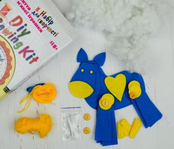 Набір для творчості Шиття м'якої іграшки Коник МИ-002 Ціна (цена) 133.00грн. | придбати  купити (купить) Набір для творчості Шиття м'якої іграшки Коник МИ-002 доставка по Украине, купить книгу, детские игрушки, компакт диски 3