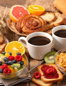 Алмазна мозаїка 30х40 HEG86090 Кава зі смаколиками "Strateg"