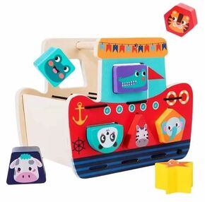 Деревяна іграшка корабель - сортер WD13101