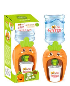 кулер 2016-184 морква 23 см ллється вода + 2 стаканчики