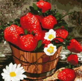 Алмазна мозаїка 40х40 АМО7098 Полуничний букет "Ідейка"