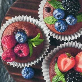 Алмазна мозаїка 30х30 HEE16351 Кекси з ягодами "Strateg"