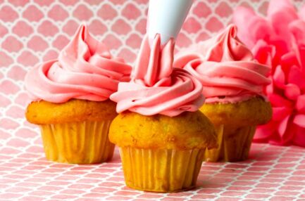 Алмазна мозаїка 30х40 HEG87045 Кексова радість "Strateg"