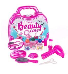 Набір парфумерних аксесуарів у валізі 199