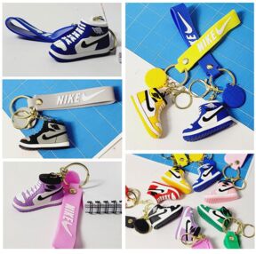 Брелок силіконовий Кеди 5-19