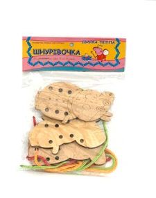 шнурівочка з дерева свинка артикул SG0246    "Джамбі"