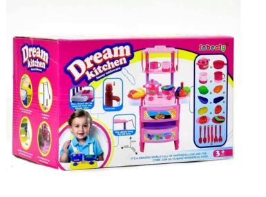 Кухня плита мийка ллється вода посуд музика світло  768-2