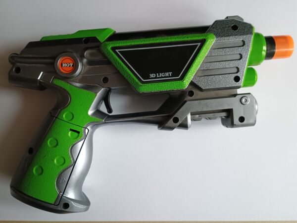 Уцінка Пістолет дитячий 3D Light Hot на батарейці (сіро-зелений) звук світло (заїдає) Ціна (цена) 40.00грн. | придбати  купити (купить) Уцінка Пістолет дитячий 3D Light Hot на батарейці (сіро-зелений) звук світло (заїдає) доставка по Украине, купить книгу, детские игрушки, компакт диски 1